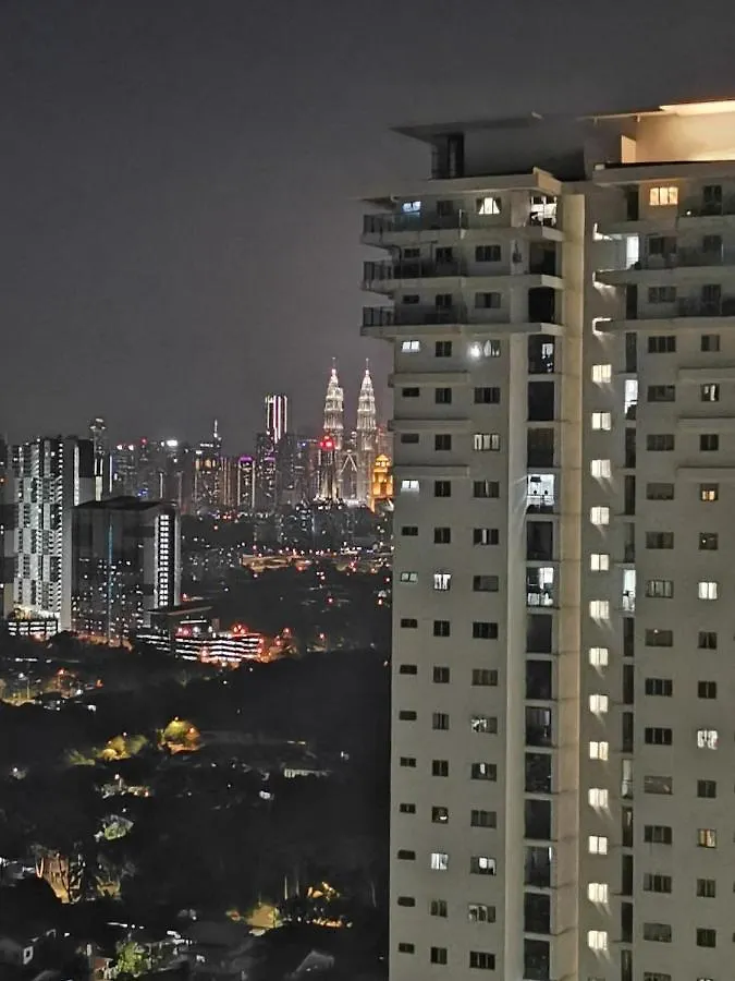 Apartamento 3R2B Cozy And Tastefully Condo In Sentul/Kl Kuala Lumpur